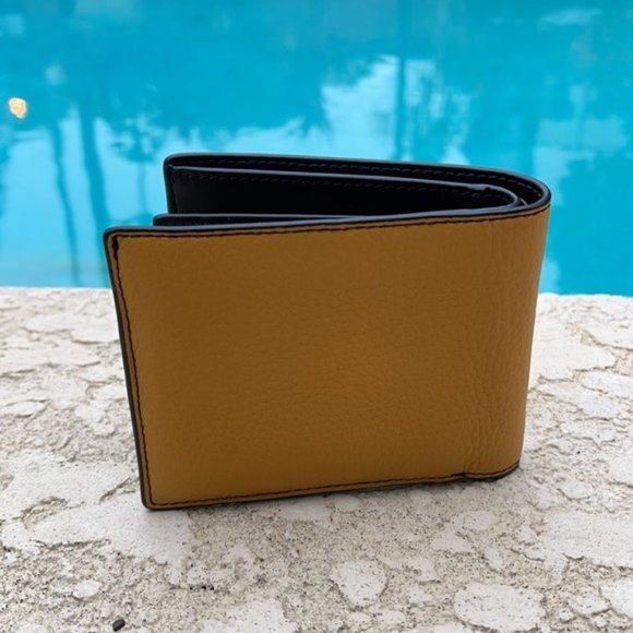 Michael Kors Men`s Cooper Pebbled Leather Billfold Wallet With Passcase - Picture 2 of 16